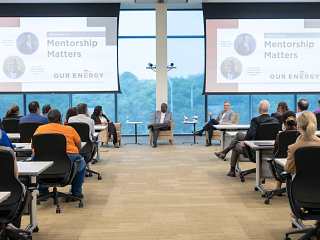 5 takeaways on how mentorship matters: a dialogue with two CEOs