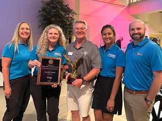 Gordon Davis Awarded the 2024 EAA Young Eagles Leadership Award